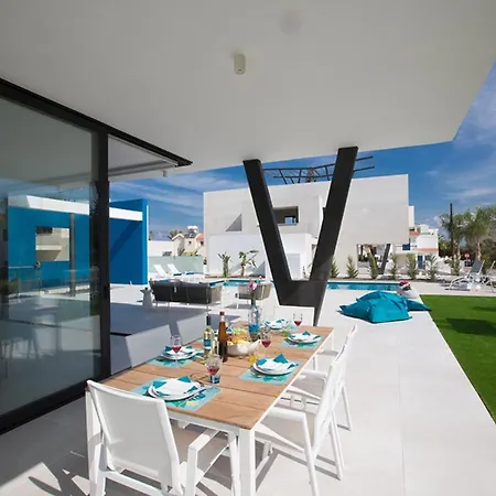 The Complete Guide To Renting Your Exclusive Holiday In With Private Pool And Close To The Beach 1707 别墅 普罗塔拉斯