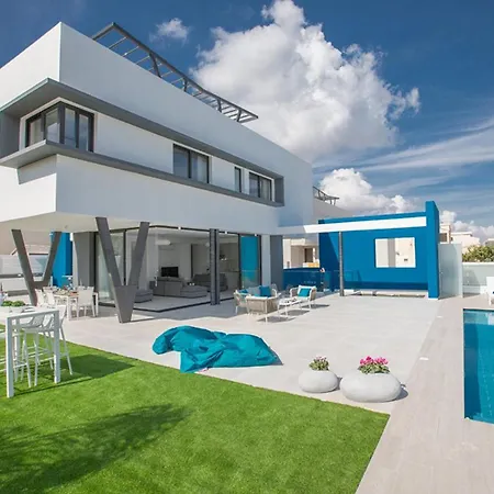 别墅 The Complete Guide To Renting Your Exclusive Holiday In With Private Pool And Close To The Beach 1707